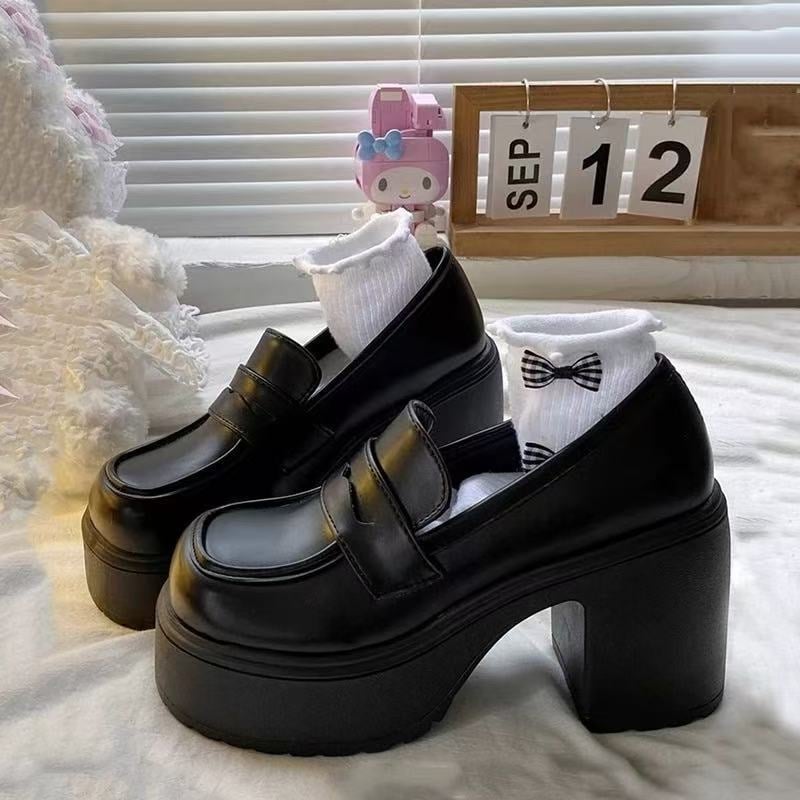 Ženske loafers 2026, debeli pet, britanski stil, slip-on, crne PU kože