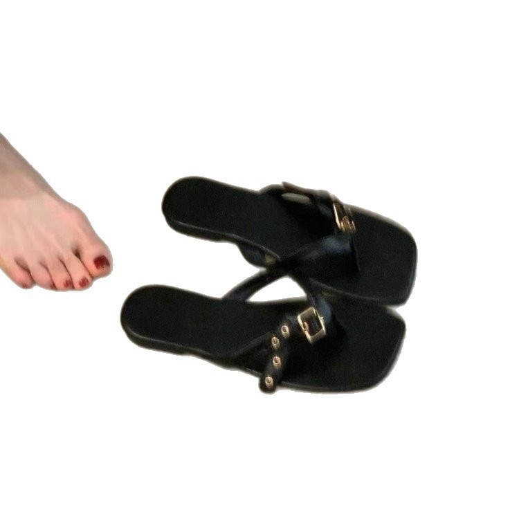 Női fekete lapos szandál övcsattal, francia dizájn inspirációval, slip-on, puha talppal, nyári casual