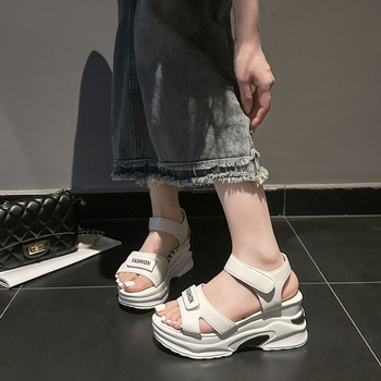 2026-os nagy méretű női platform papucs, Velcro zárás, PU felsőrész, gumi talp – nyári strandpapucs