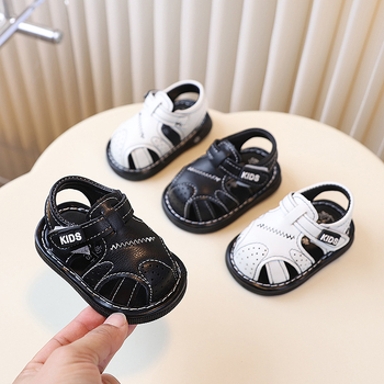 Squeaky bébi járócipő – puha talpú, zárt orr, csíkos mintázat, Velcro, uniszex, 6–36 hónap