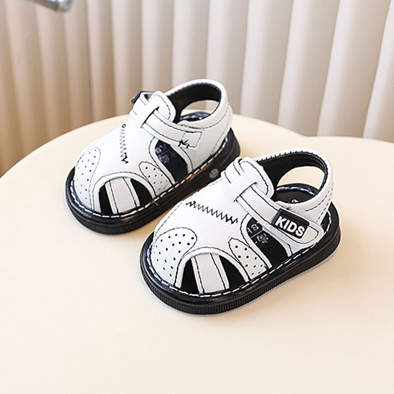Squeaky bébi járócipő – puha talpú, zárt orr, csíkos mintázat, Velcro, uniszex, 6–36 hónap