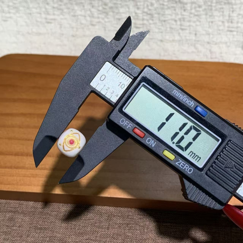 Tevecsontból faragott virág alakú gombok, kövekkel díszítve, DIY ékszerekhez és ruházati kiegészítőkhöz