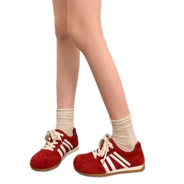 Női sportcipő vastag talppal, retro piros, koreai stílus, nyár 2026, kényelmes campus sneaker