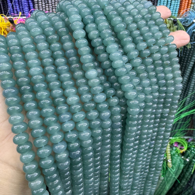 8 mm-es abakus gyöngyök Hetian jade chalcedonból, áttetsző víz-kék színben, DIY ékszerekhez — kerek gyöngyök