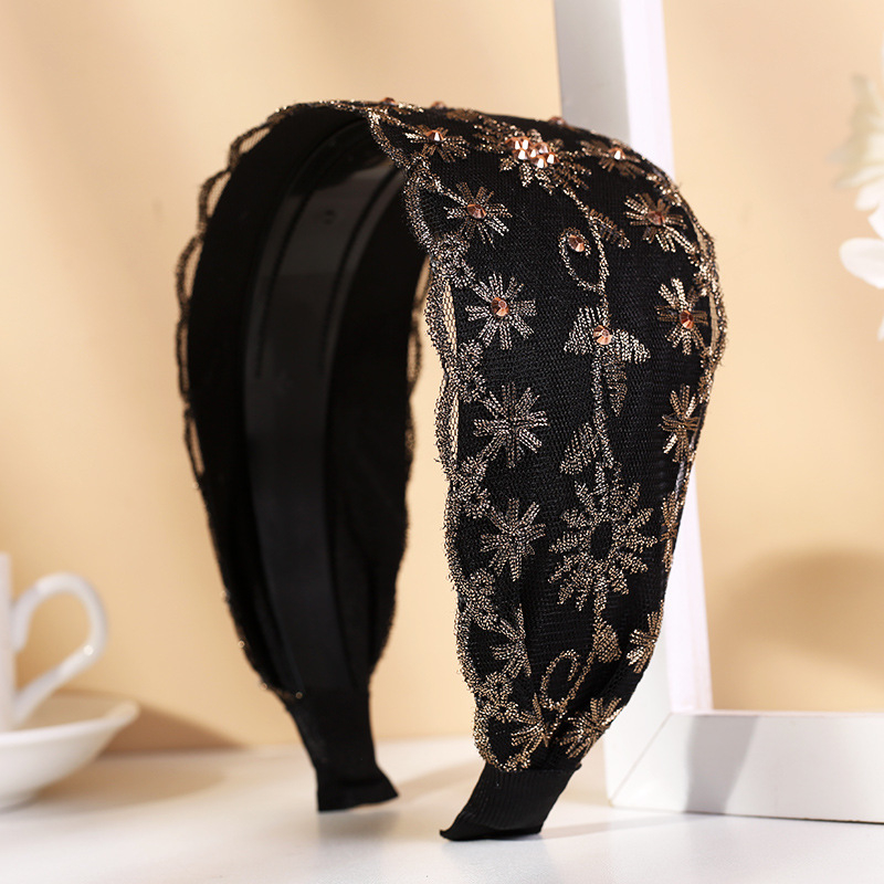 Hajpánt hímzett rhinestone-díszítéssel és széles éllel, anyuka-stílusú hajékszer