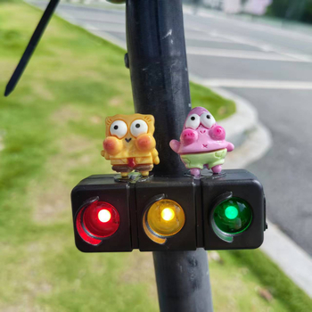 Slatka karikaturna stražnja svjetiljka za bicikl, za planinske i cestovne bicikle, punjiva lampica za upozorenje s crveno-zelenom LED-om
