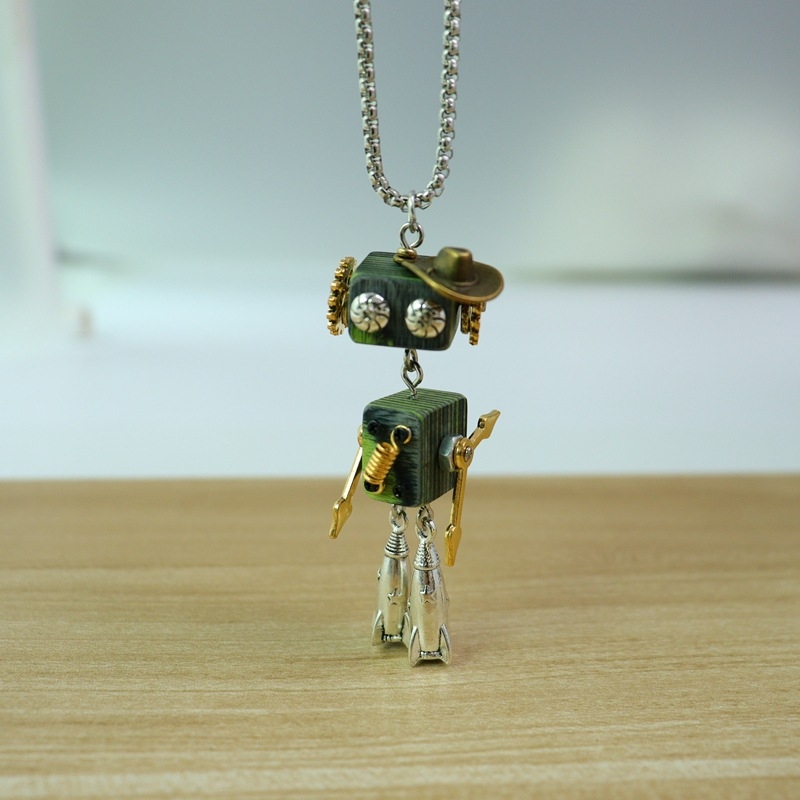 Fából készült robot Steampunk-stílusú DIY nyaklánc és kulcstartó