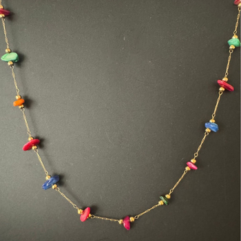 Boho stílusú rozsdamentes acél nyaklánc gyöngyház medállal és színes kagylókkal, hossza 41–50 cm