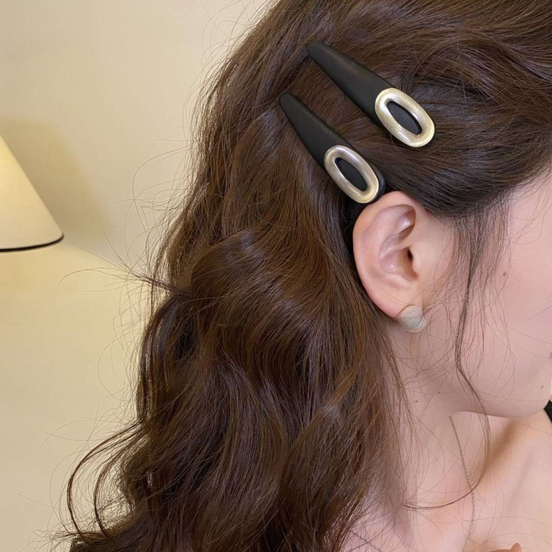 Bőrből készült vintage minimalist hajcsat a frufruhoz és oldalsó hajhoz, koreai stílusú sokoldalú hajtű nőknek