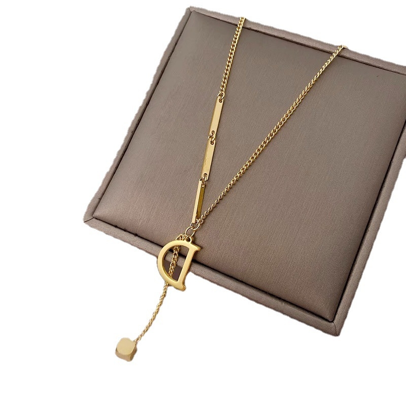D betűs hosszú nyaklánc titánacélból, nem fakuló, 41–50 cm, nőknek, modern design