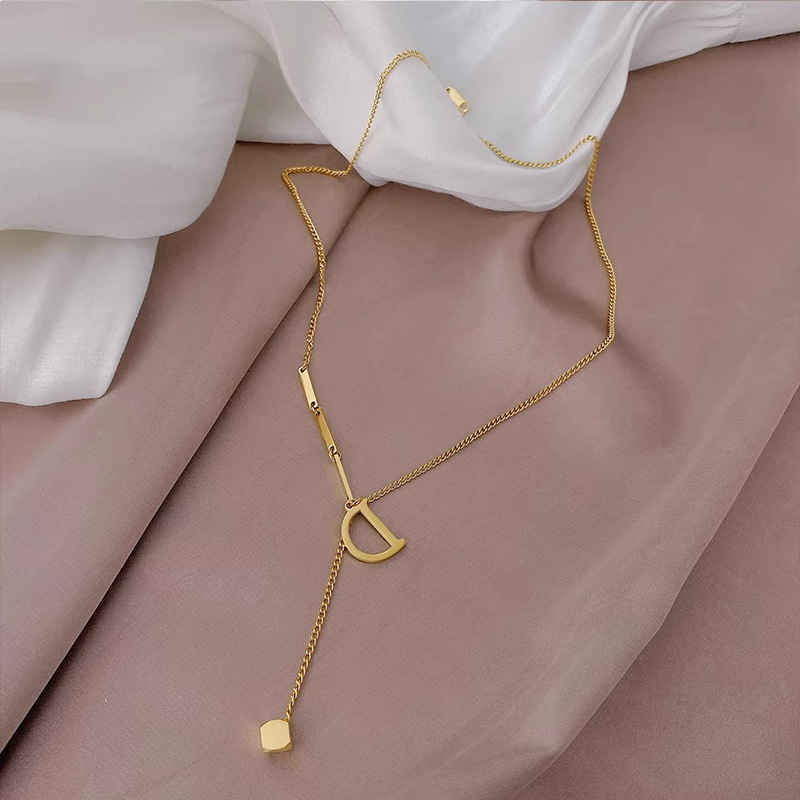 D betűs hosszú nyaklánc titánacélból, nem fakuló, 41–50 cm, nőknek, modern design
