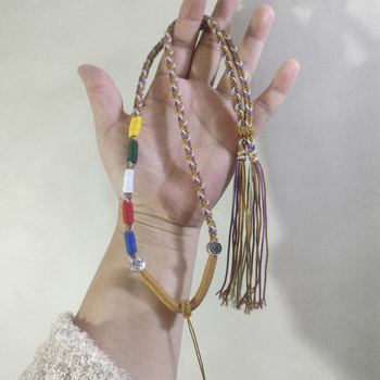 Kézzel készített tibeti Thangka nyaklánc fonott kötéllel, öt gazdagság isten motívummal