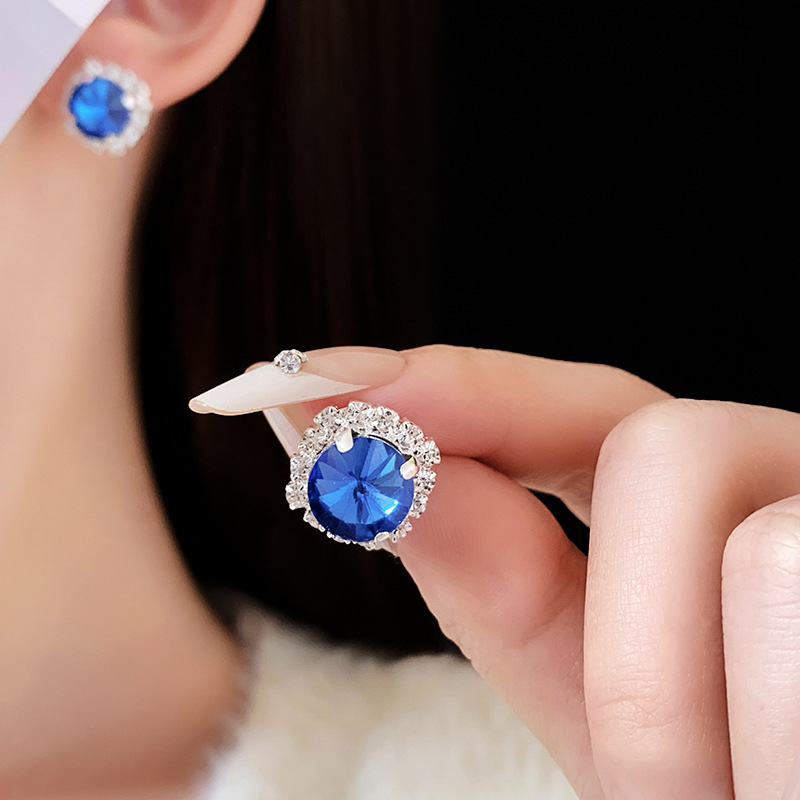 Kék négyzet alakú fülbevaló és nyaklánc szett rhinestone díszítésével, elegáns, könnyed luxus