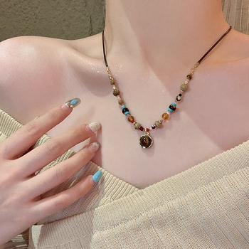 Női Tiger Eye gyöngyös nyaklánc, kulcscsonti lánccal, luxus megjelenés, Maillard-stílus