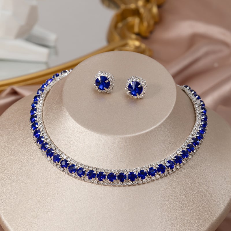 Set colier și cercei pătrați, cu zirconiu, strălucire discretă pentru ținute elegante