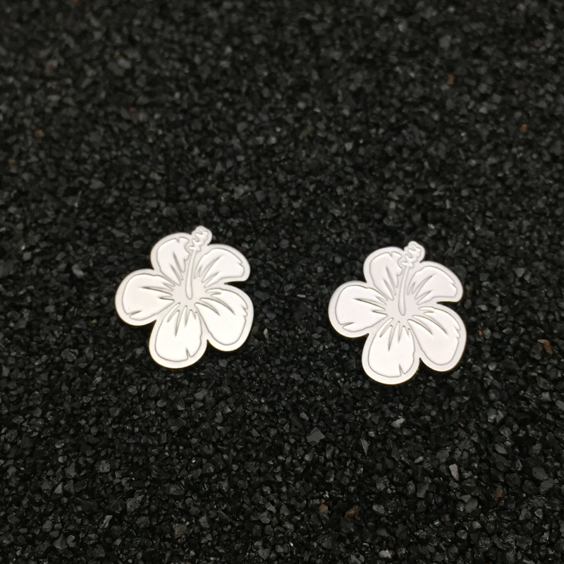 Hawaii-stílusú fülbevaló hibiszkusz virággal, rozsdamentes acélból, patinált felület