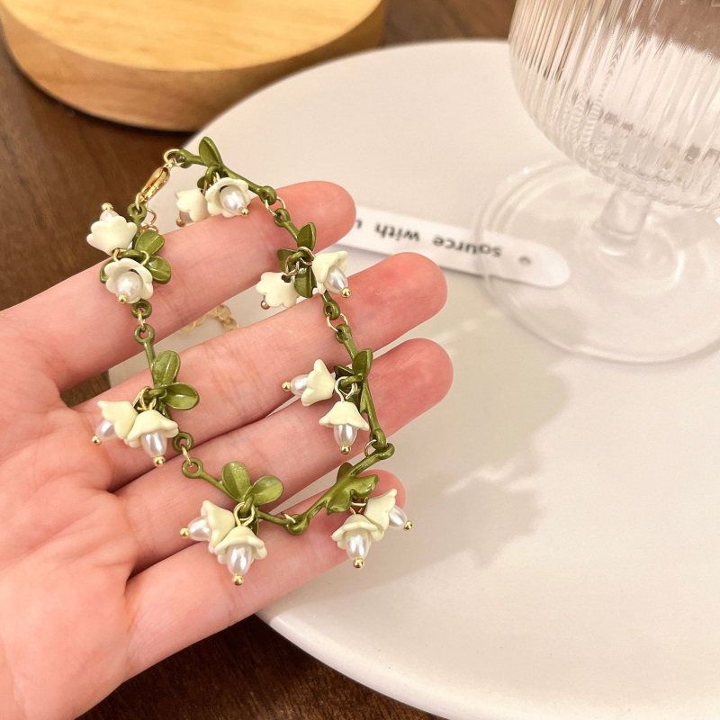 Set de bijuterii albe cu flori – cercei, brățară și colier – stil inspirat de pădure, vară