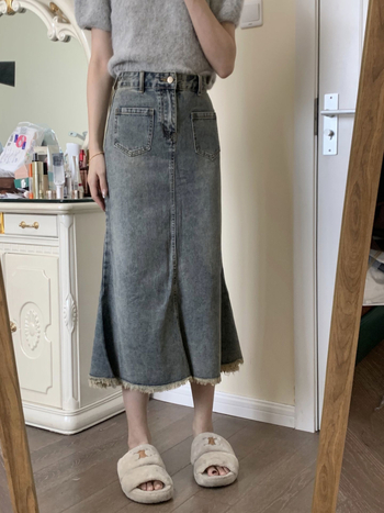 Rifľová sukňa s rybím chvostom pre väčšie veľkosti s rozstrapkaným lemom, retro áčkový strih, midi dĺžka pre postavy typu hruška