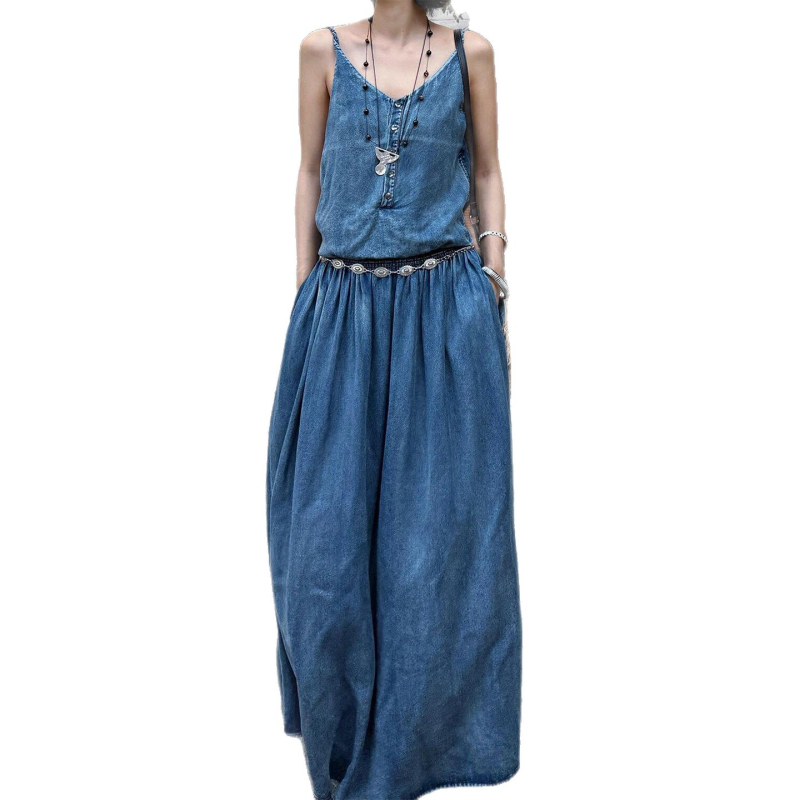 Denim ruha drapírozott sziluettel, karcsúsító hatás, laza szabás, középhosszú hosszúságú, csípőt takar