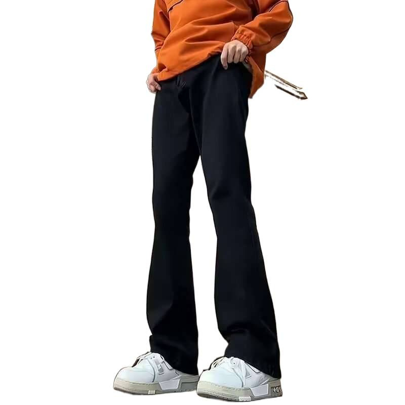 Férfi fekete denim farmernadrág, egyenes szabás, enyhe szélesedés, streetwear-stílusú, mindennapi nadrág