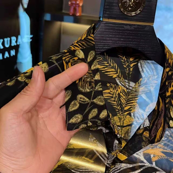 2026 Férfi nyári slim-fit rövid ujjú Ice Silk ing, stílusos egyedi nyomtatás, könnyű anyag