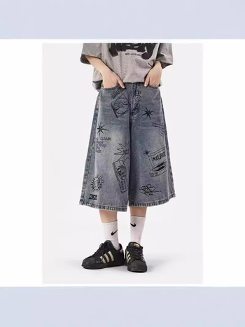 Férfi cropped denim rövidnadrág, amerikai graffiti stílus, 2025-ös retro laza szabás, egyenes széles szár