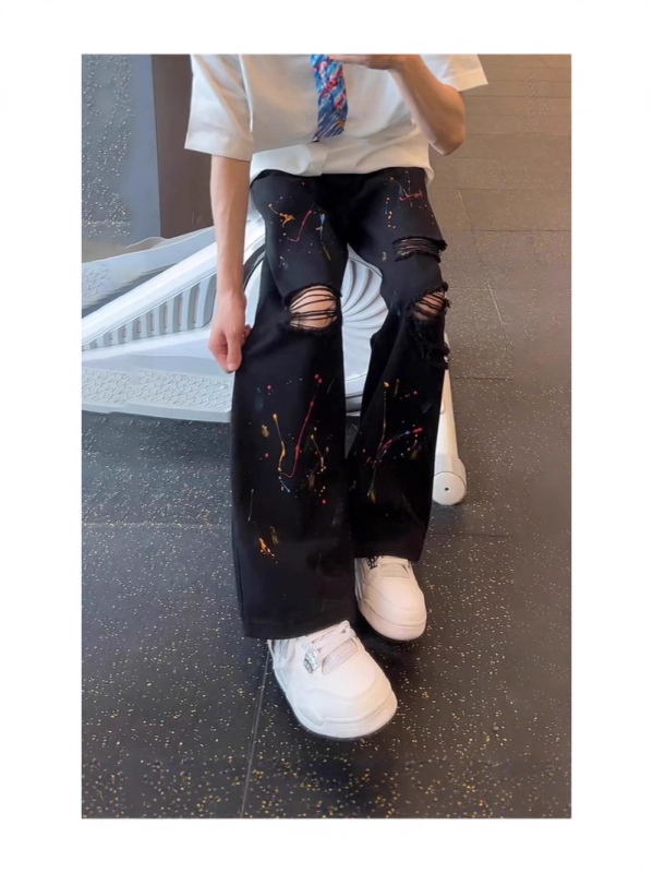 Férfi graffiti szakadt farmernadrág, nyár, amerikai stílus, prémium minőség, egyenes szabás, laza illeszkedés, enyhe bootcut.