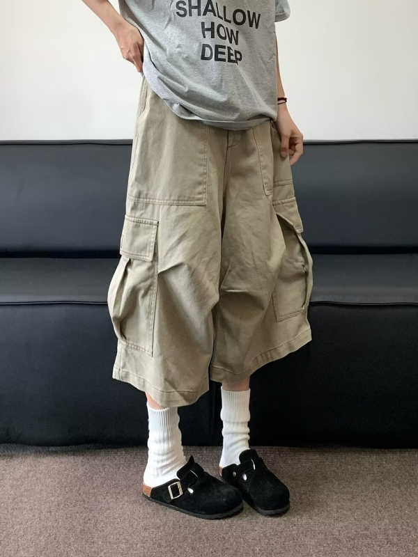 Unisex cargo nadrág nagy zsebekkel, Capri hossz, amerikai-japán stílus, laza szabás, széles szárú, plisírozott dizájn