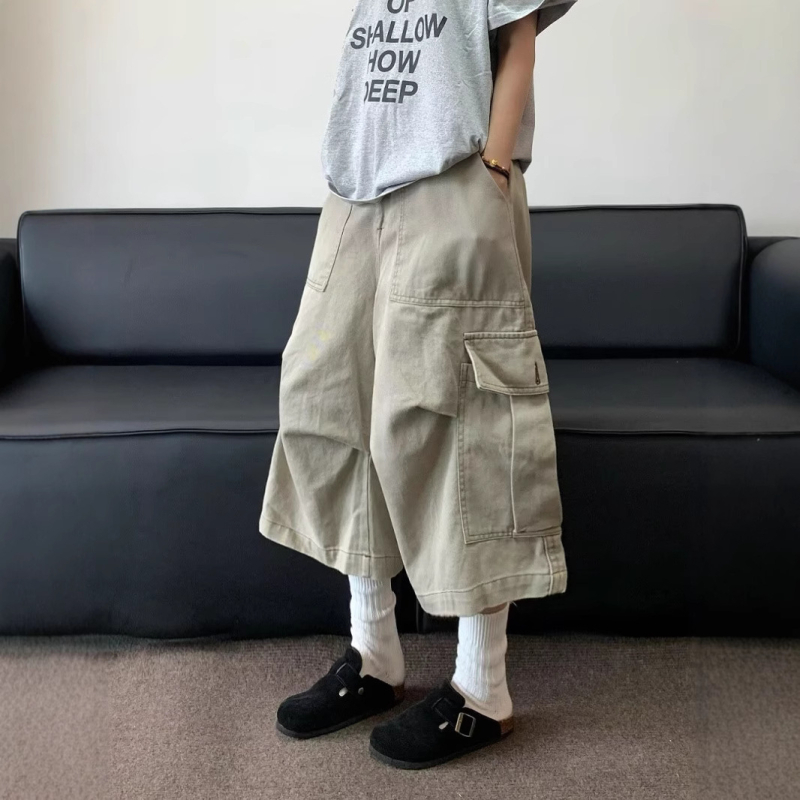 Unisex cargo nadrág nagy zsebekkel, Capri hossz, amerikai-japán stílus, laza szabás, széles szárú, plisírozott dizájn