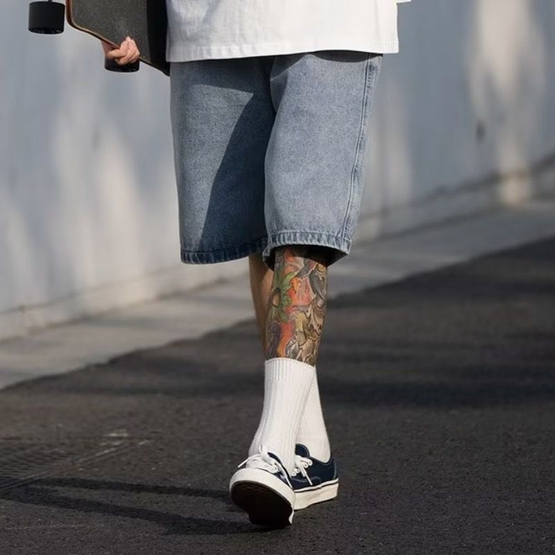 Șorturi denim pentru bărbați, vară, stil urban în tendințe, croială lejeră, lungime medie, cu buzunare.