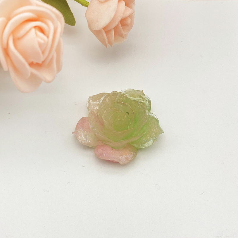 Fénylő két tónusú camellia finom glitterrel – DIY gyanta készlet krém ragasztóval telefontokhoz, hajcsat és tároló dobozhoz