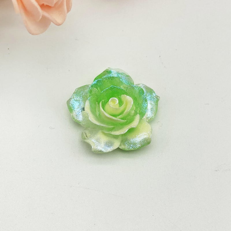 Fénylő két tónusú camellia finom glitterrel – DIY gyanta készlet krém ragasztóval telefontokhoz, hajcsat és tároló dobozhoz