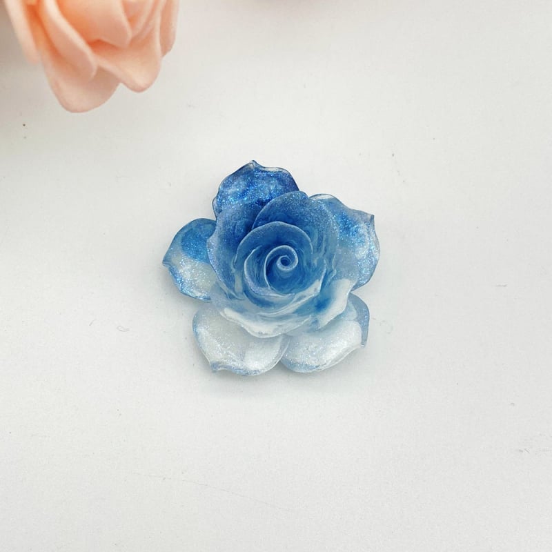 Fénylő két tónusú camellia finom glitterrel – DIY gyanta készlet krém ragasztóval telefontokhoz, hajcsat és tároló dobozhoz