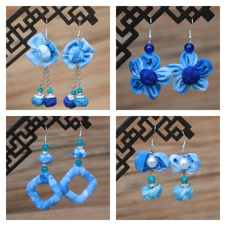 Női etno-stílusú kék festett textil fülbevalók, tie-dye részlettel, középhosszú