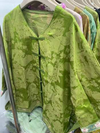 Top cu mânecă lungă, stil chinezesc, jacquard din fibre de rayon, guler rotund, nasturi tip frog, croială casual scurtă