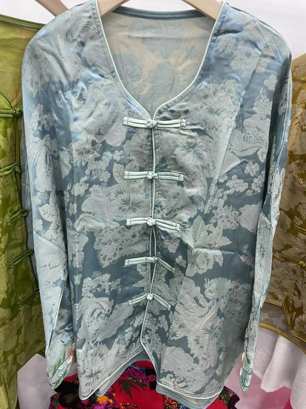 Top cu mânecă lungă, stil chinezesc, jacquard din fibre de rayon, guler rotund, nasturi tip frog, croială casual scurtă
