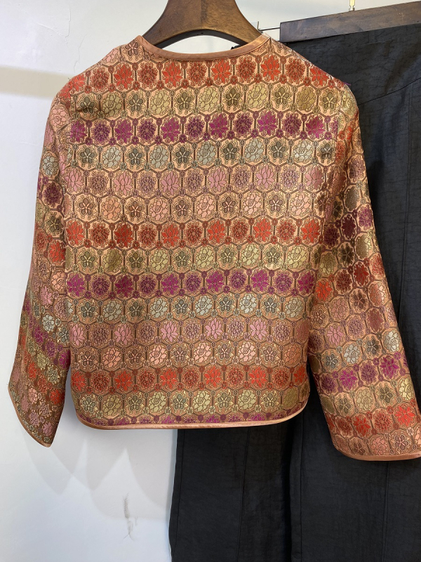 Jachetă-cardigan din mătase cu brocart floral, pentru femei, toamna 2025, mâneci lungi, croială lejeră, guler contrastant, stil vintage elegant