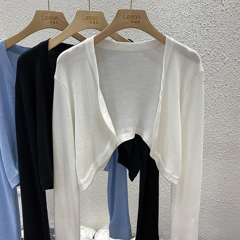 Cardigan subțire tricotat pentru femei, cu șal de protecție solară, strat exterior alb scurt și top din ice silk