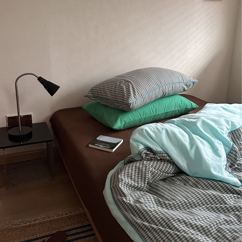 Νέο σετ σεντονιών με καρό σχέδιο, Instagram-εμπνευσμένος μινιμαλιστικός σχεδιασμός, 100% βαμβάκι με πλυμένο φινίρισμα. Περιλαμβάνει κάλυμμα παπλωματοθήκης, σεντόνι, σεντόνι με λάστιχο και μαξιλαροθήκες.