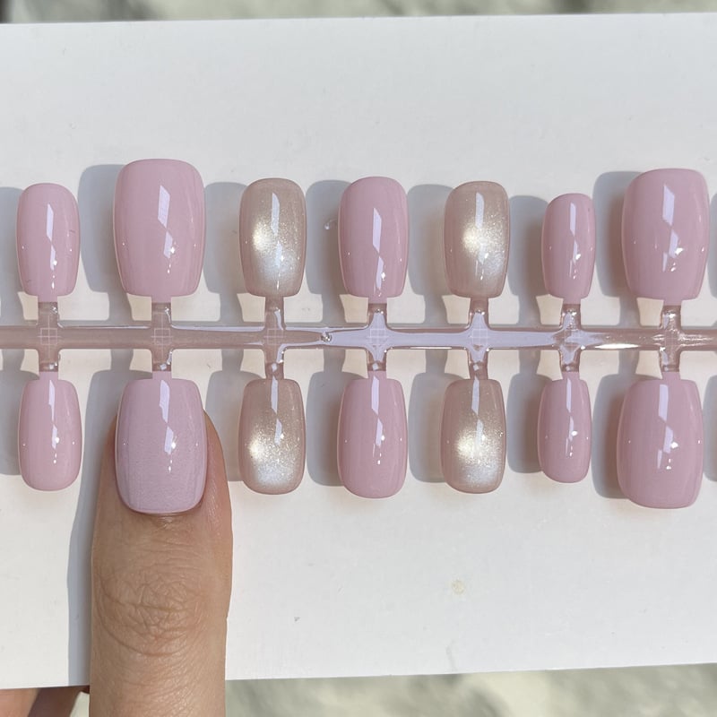 30 darabos gradient nude rózsaszín Cat-Eye körmök felhelyezésre, levehető körömcsíkok, kiváló minőségű viselhető körmök a bőrszín kiemeléséhez