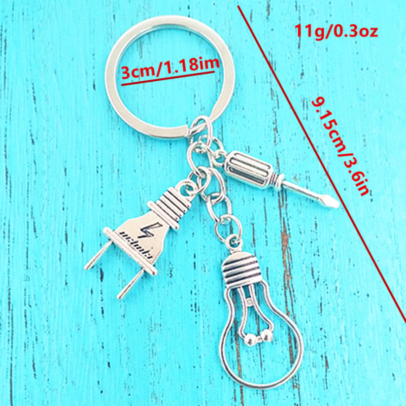 Pandantiv cheie din aliaj de zinc cu pandantive șurubelniță și priză pentru bec – cadou pentru electrician și accesoriu pentru geantă