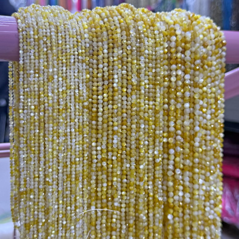 2-4mm φυσικά μαργαριτάρια βαθιάς θάλασσας, κίτρινο πεταλούδα κελύφος, φετσετοποιημένα σε σχήμα ποδοσφαίρου, για DIY κολιέ και βραχιόλι