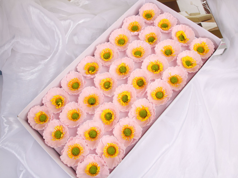 Букет сапунени макови цветя – DIY материали в подаръчна кутия