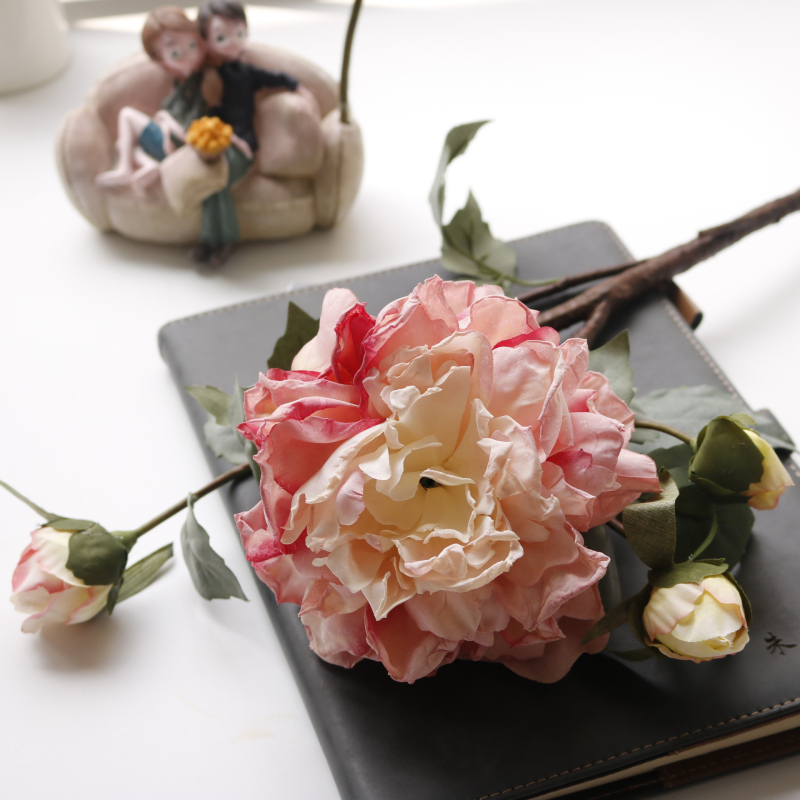 Τεχνημένο peony με τέσσερα άνθη, γαλλικού στυλ καμένο άκρο σε ελαιογραφία, πολυτελής διακοσμητικός μπουκέτο για σαλόνι