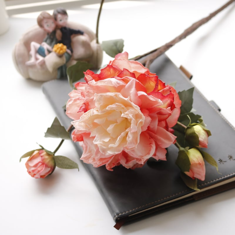 Τεχνημένο peony με τέσσερα άνθη, γαλλικού στυλ καμένο άκρο σε ελαιογραφία, πολυτελής διακοσμητικός μπουκέτο για σαλόνι