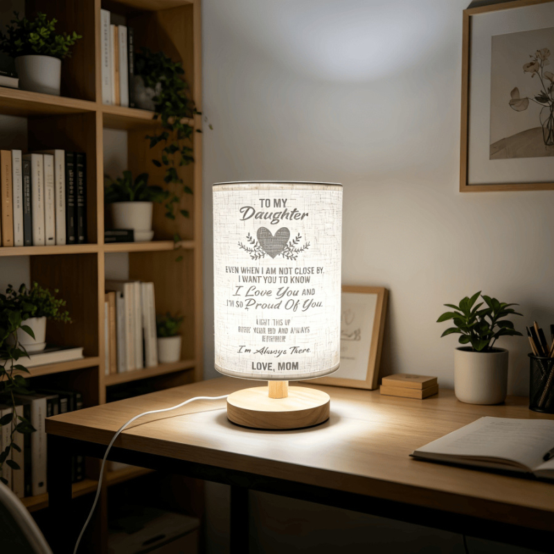 Lányának szóló asztali lámpa lenvászon árnyékolóval, szívhez szóló idézetek, háromszínű LED világítás, modern minimalistikus éjjeliszekrény lámpa