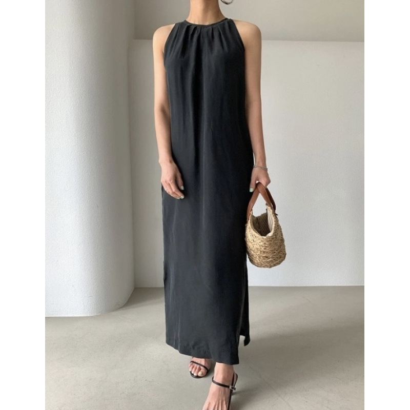 Μακρύ φόρεμα από chiffon με ανοιχτούς ώμους, μινιμαλιστικό στυλ