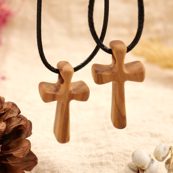 Náhrdelník s krížom z olivového dreva pre páry – minimalistický prívesok s krížom
