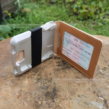 Калъф за карти с RFID за шофьорска книжка — антиоткрадване, капацитет до 10 карти, дизайн с две сгъвания, подплатен със синтетична кожа
