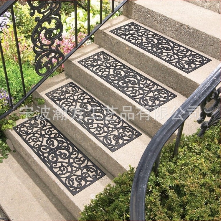 Гумен стълбищен мат с геометричен модел, квадратна форма, модерен стил